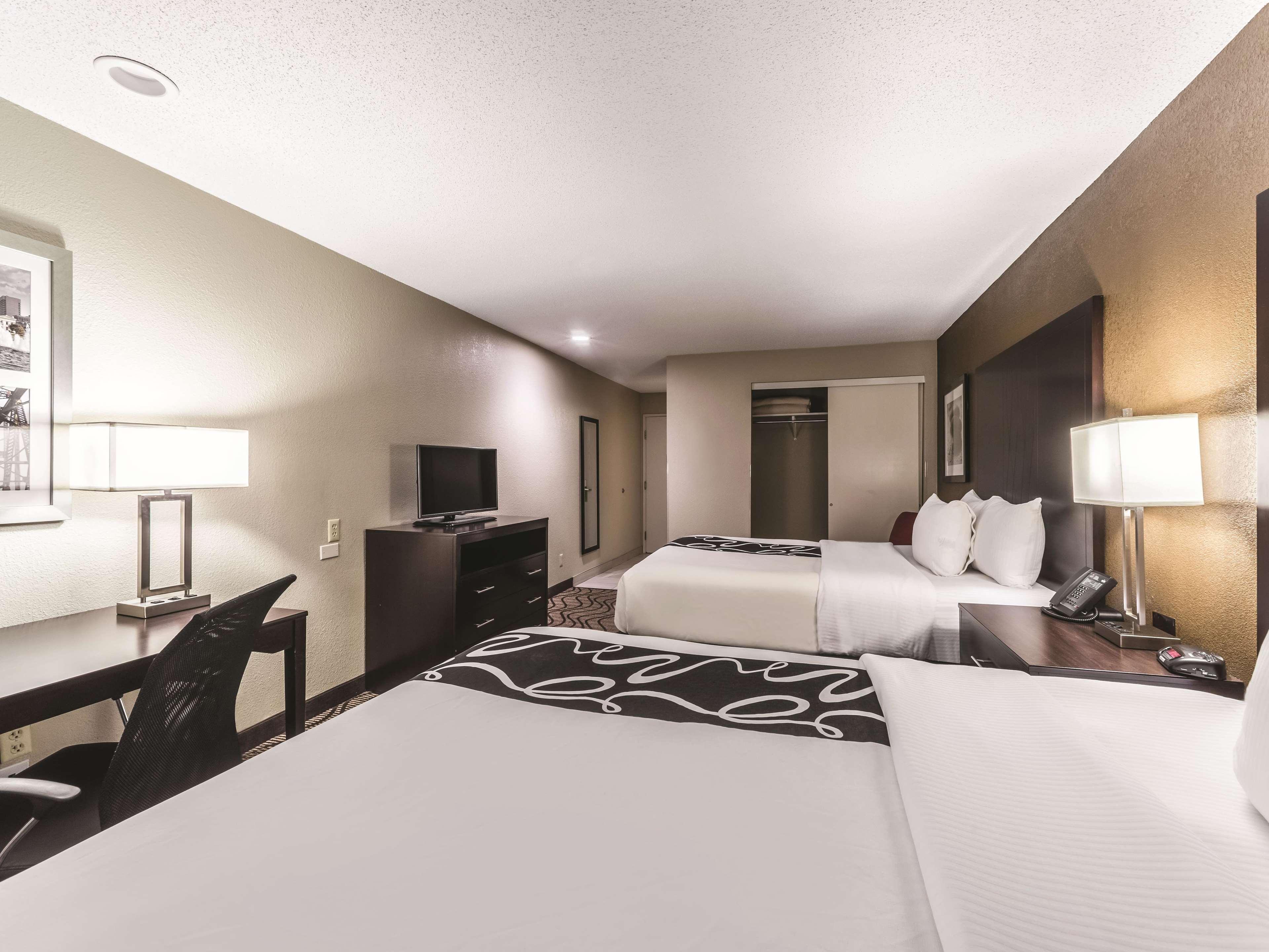 La Quinta By Wyndham Collinsville - St. Louis Екстериор снимка
