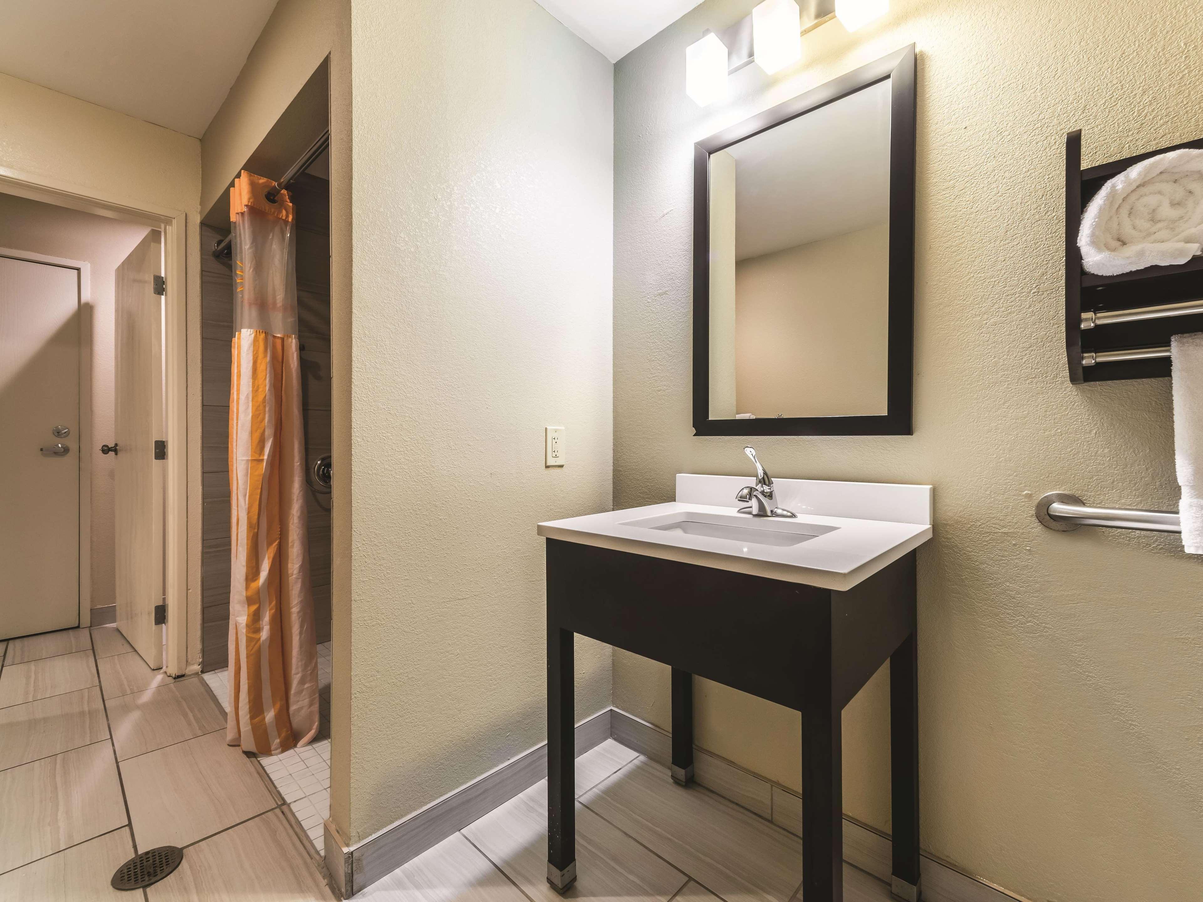La Quinta By Wyndham Collinsville - St. Louis Екстериор снимка