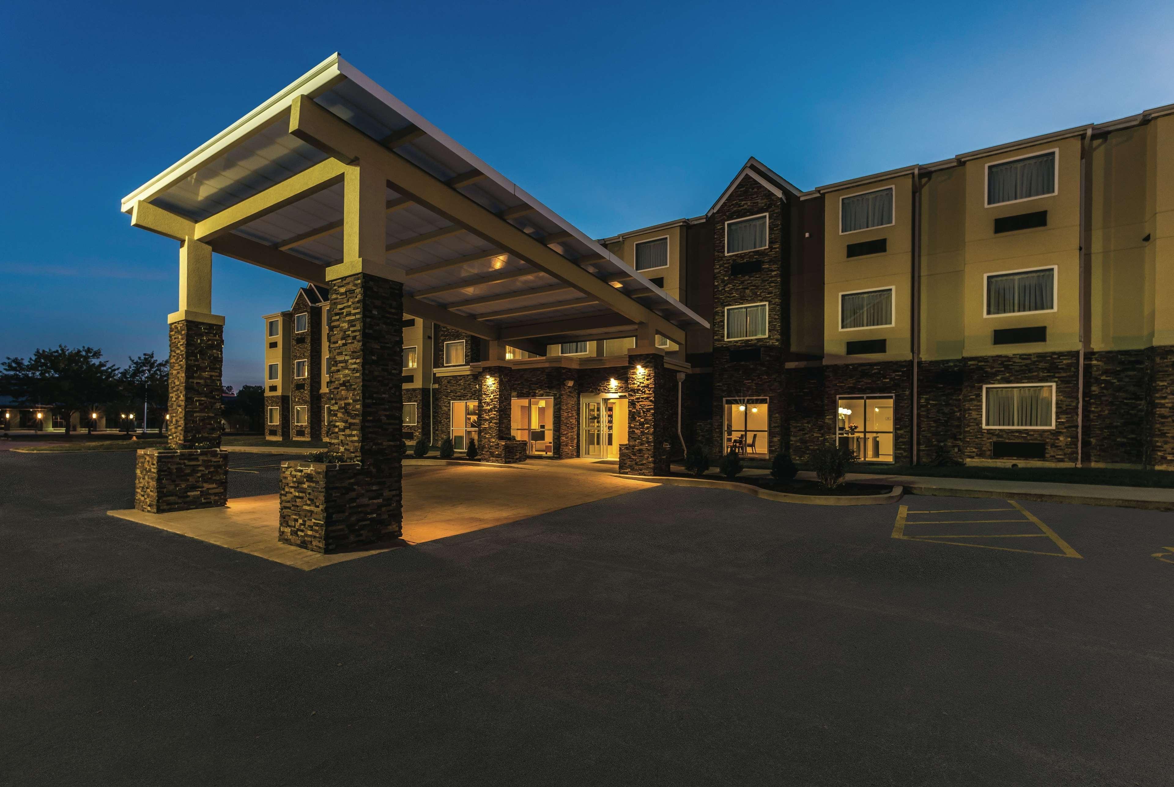 La Quinta By Wyndham Collinsville - St. Louis Екстериор снимка