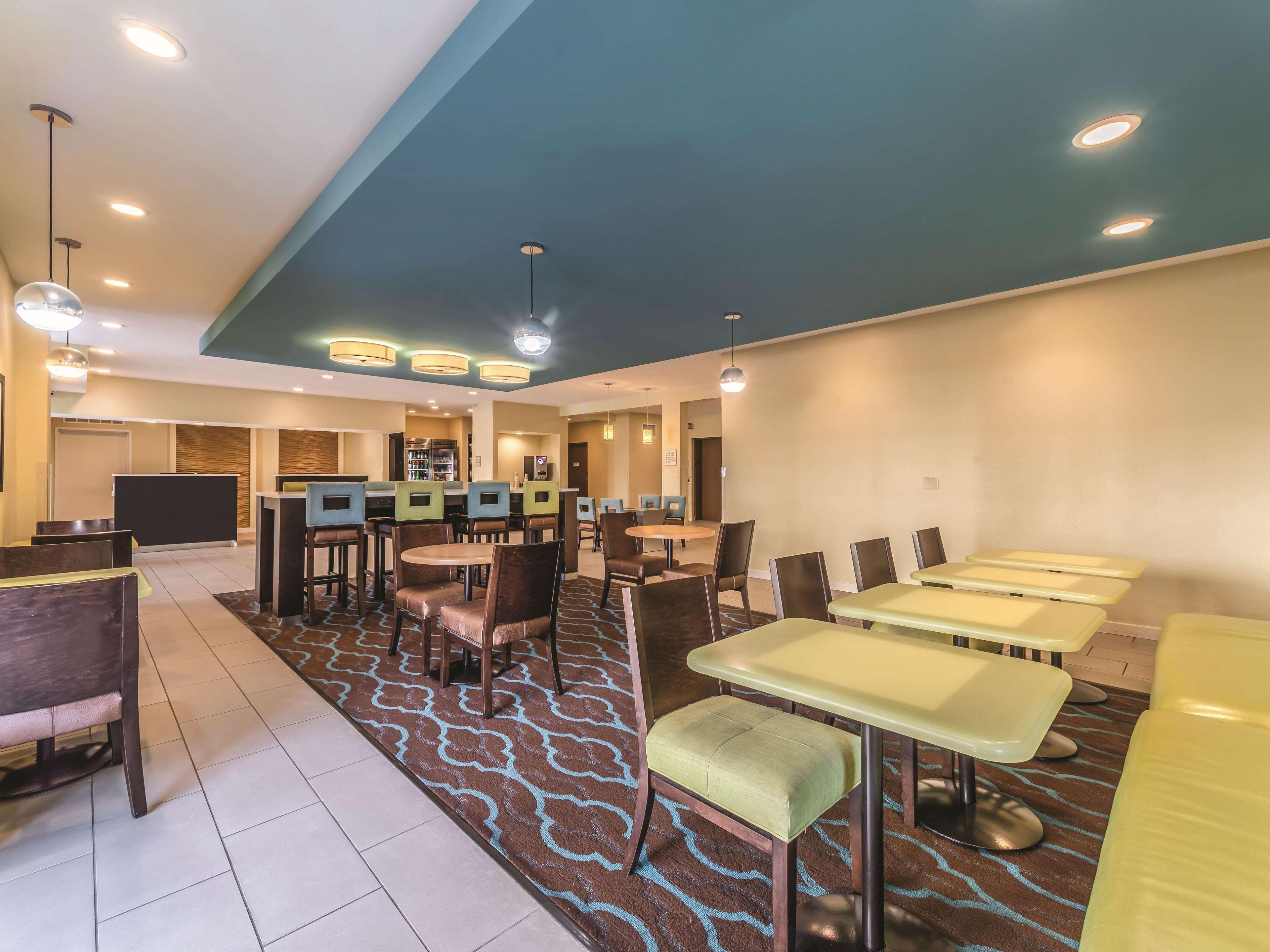 La Quinta By Wyndham Collinsville - St. Louis Екстериор снимка