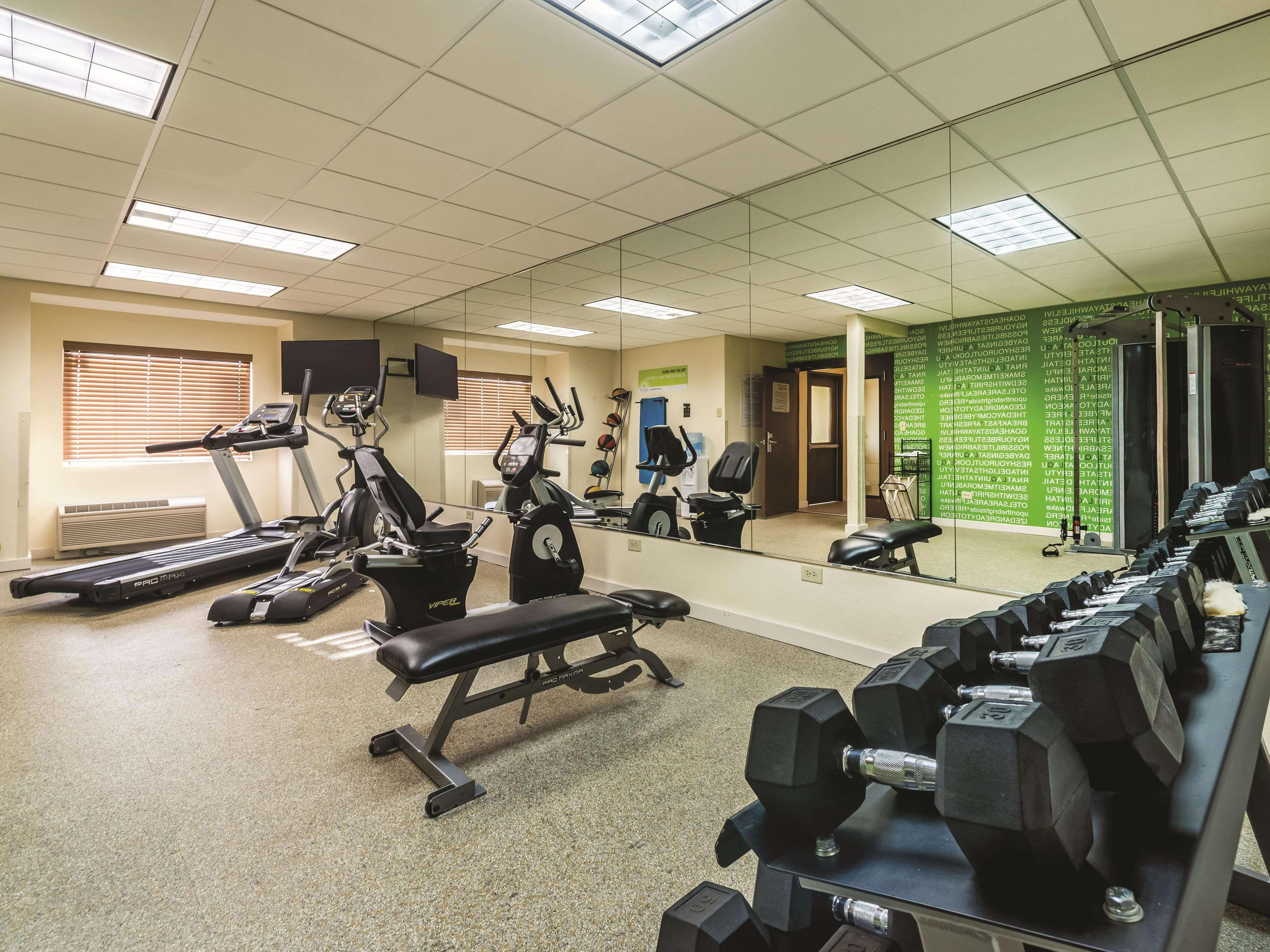 La Quinta By Wyndham Collinsville - St. Louis Екстериор снимка