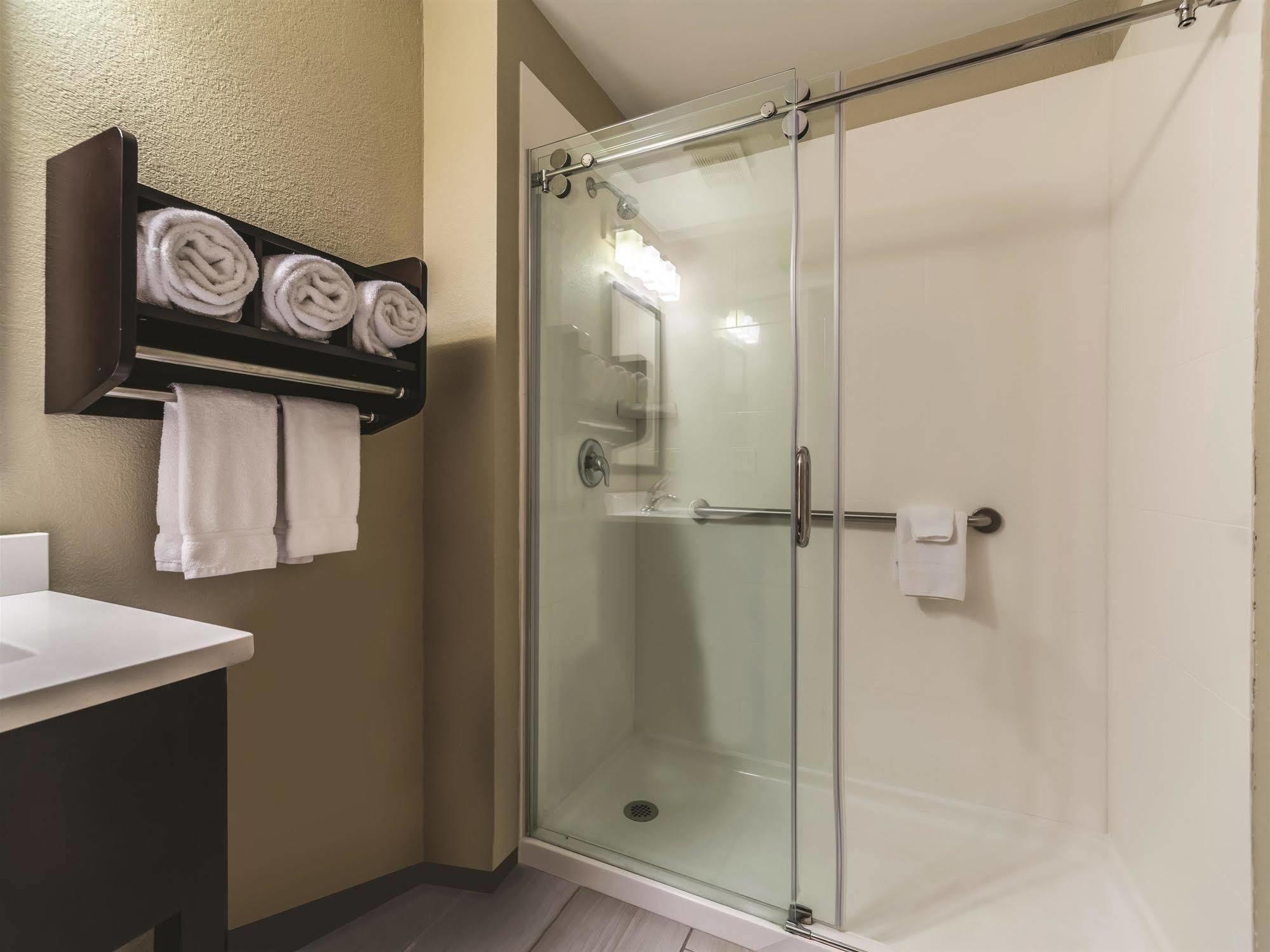La Quinta By Wyndham Collinsville - St. Louis Екстериор снимка