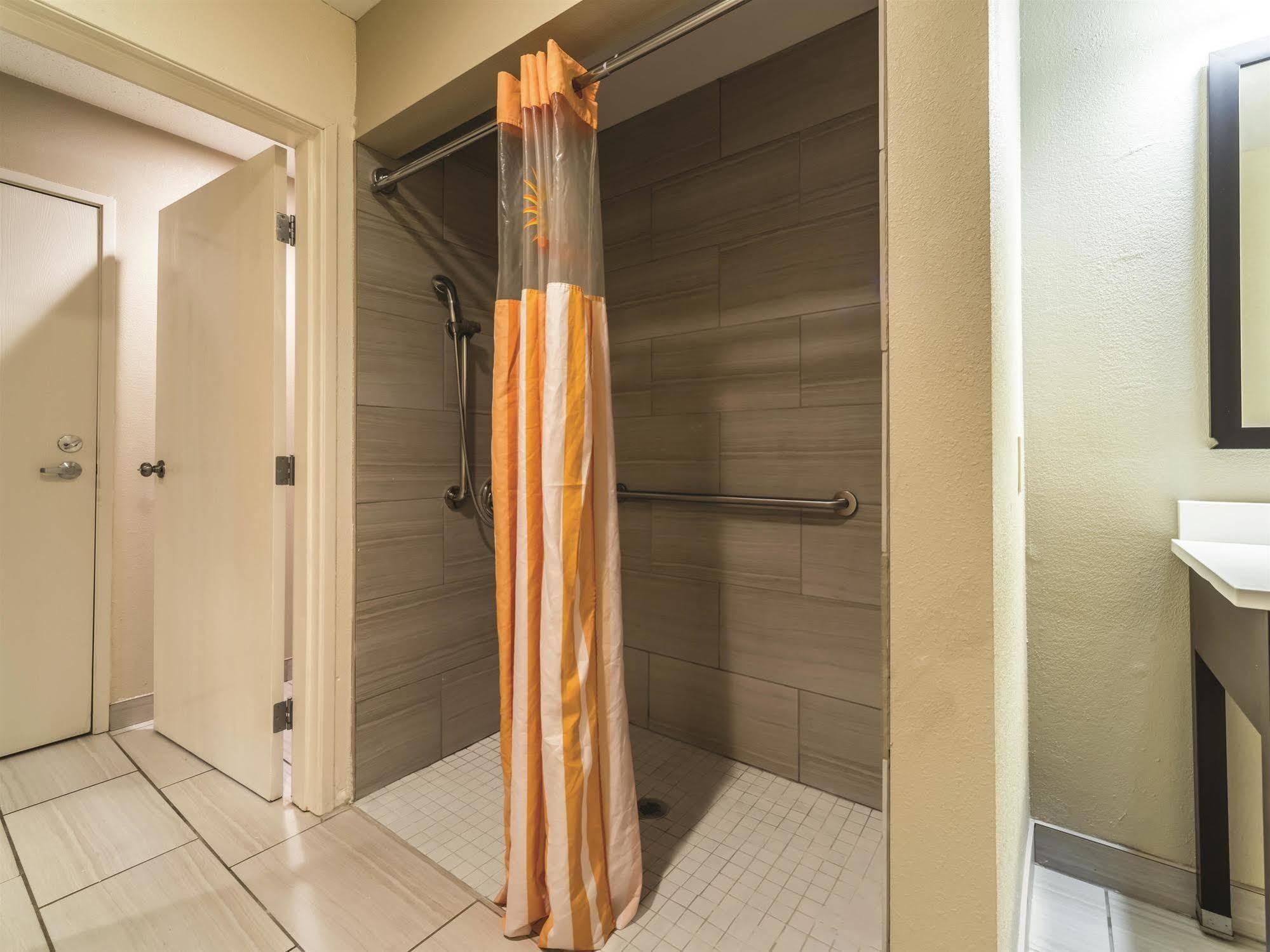 La Quinta By Wyndham Collinsville - St. Louis Екстериор снимка