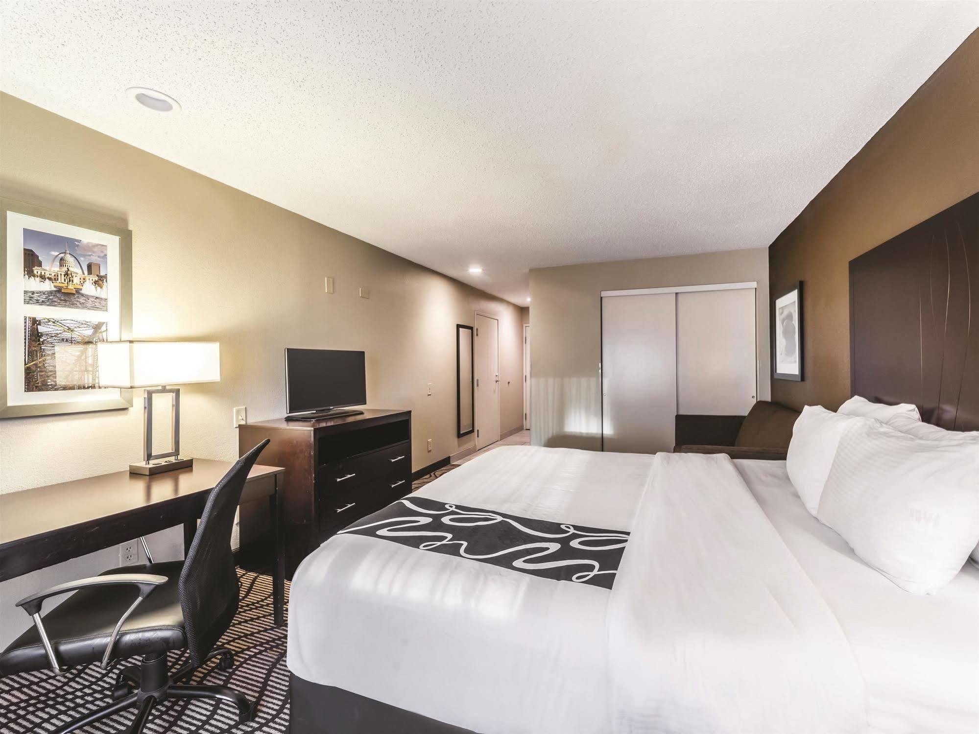 La Quinta By Wyndham Collinsville - St. Louis Екстериор снимка